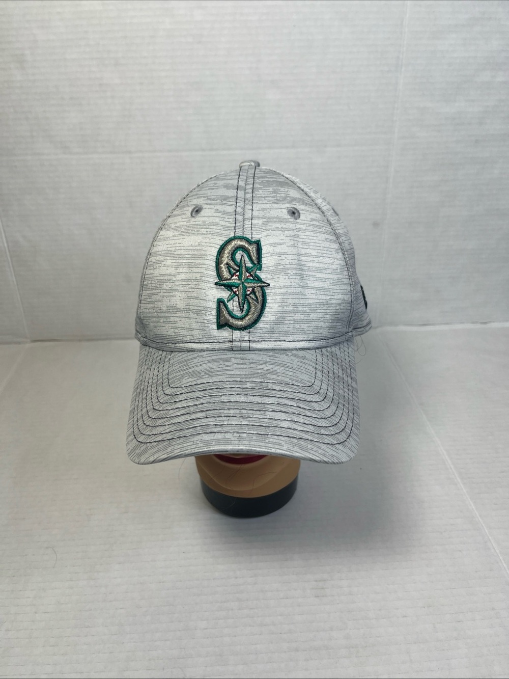 Seattle Mariners Hat Cap Fitted Mens Medium / Large Gray MLB 39THIRTY New Era
